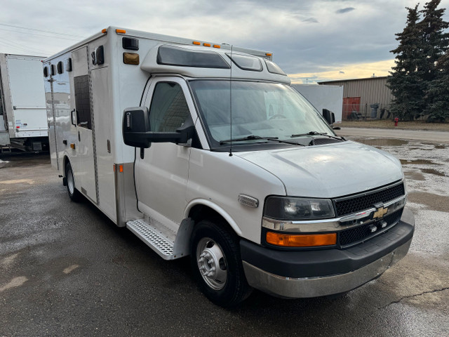 2015 Chevrolet Express 3500 AMBULANCE  in Cars & Trucks in Calgary - Image 4
