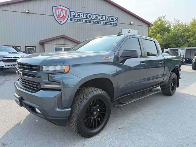 2021 Chevrolet Silverado 1500 4WD Crew Cab 147 RST in Cars & Trucks in Belleville