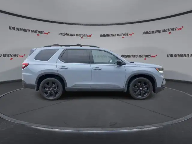 2023 Honda Pilot Black Edition AWD | AC Seats | Heated Seats in Cars & Trucks in Hamilton - Image 10