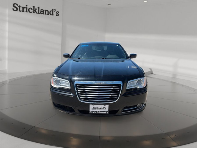 2014 CHRYSLER 300 BASE in Cars & Trucks in Stratford - Image 3