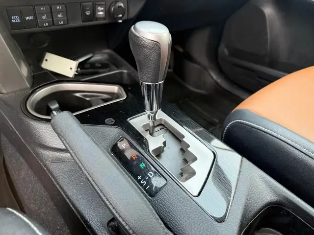 2016 Toyota RAV4 Limited / BEAUTIFUL WHITE ON PEANUT BUTTER  in Cars & Trucks in Ottawa - Image 14