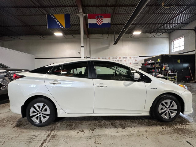 2018 Toyota Prius TOURING | FWD | HYRBID | SUNROOF in Cars & Trucks in City of Toronto - Image 3