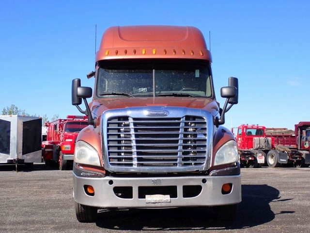2013 Freightliner CASCADIA in Heavy Trucks in Longueuil / South Shore - Image 2