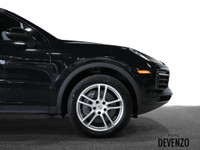 Beautiful 2022 Porsche Cayenne AWD 3.0L, Black on Black Leather, Black Lacquer Trim, Premium Package... (image 4)