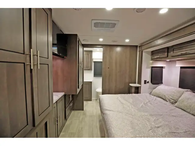 2025 Forest River Georgetown 5 Series Gt5 34H5 3 extensions 2025 in RVs & Motorhomes in Laval / North Shore - Image 24