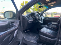 2017 DODGE GRAND CARAVAN GT STOW N GO FULLY LOADED GRAND CARAVAN WITH GREAT SERVICE HISTORY! Vehicle... (image 7)