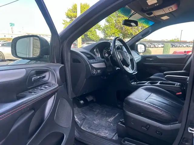 2017 Dodge Grand Caravan 4dr Wgn GT in Cars & Trucks in Calgary - Image 9