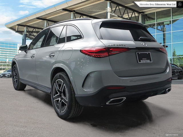 2025 Mercedes-Benz GLC 350e 4MATIC SUV - Manufaktur Alpine Grey  in Cars & Trucks in Edmonton - Image 4