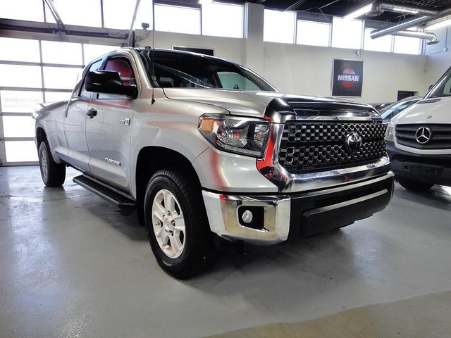  2018 Toyota Tundra LONG BOX,4X4,NO ACCIDENT ,CREW CAB.5.7L in Cars & Trucks in City of Toronto