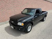 BLACK ON GREY CLOTH, 4.0L ENGINE, 5 SPEED MANUAL TRANSMISSION, NEW BATTERY, NEW BRAKES, DRIVES GREAT... (image 2)