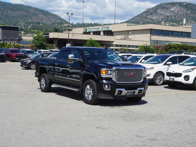 2017 GMC Sierra 3500HD in Cars & Trucks in Penticton - Image 3