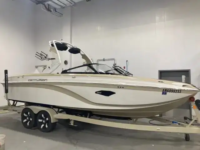 2018 CENTURION R1237 H6 (FINANCING AVAILABLE) in Powerboats & Motorboats in Kelowna - Image 4