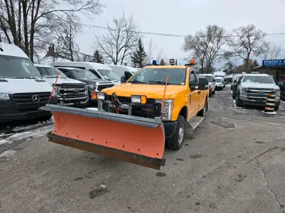 Perfect Auto CLEAN CARFAX - F350 - SNOW PLOW - SALTER - 6.2 L GAS - 4X4 - PRICE IS INCLUDED SAFETY -...