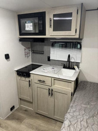 Coachmen Spirit SBT160RE-53- Have you been searching for a light towable travel trailer? A place to... (image 9)