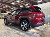 ALLOY WHEELS, POWER PASSENGER SEAT, SPOILER, POWER LIFTGATE, TRAILER SWAY CONTROL, NAVIGATION SYSTEM... (image 3)