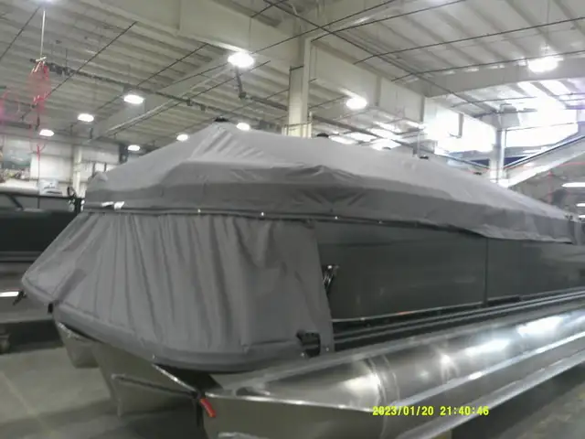 2025 Avalon Pontoons Venture 85 Rear Fish 23 FT in Powerboats & Motorboats in Saskatoon - Image 13