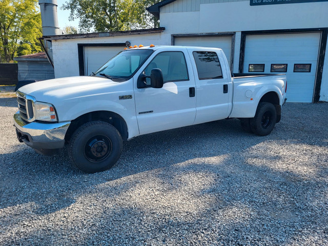 2002 Ford Super Duty F-350 DRW - 7.3L 4x4 dually in Cars & Trucks in St. Catharines