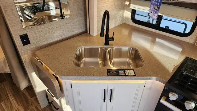 2023 Thor Motor Coach A.C.E. 29G in RVs & Motorhomes in Calgary - Image 20