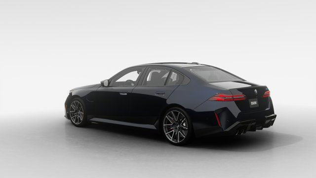 2026 BMW M5 SEDAN dans Autos et camions  à Laval/Rive Nord - Image 2