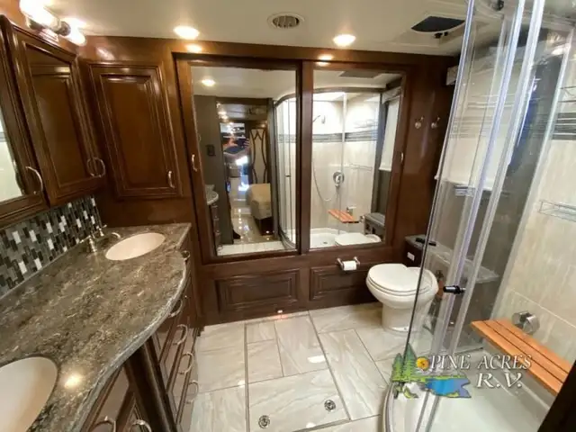 2018 Thor Motor Coach Tuscany 45AT only 029,124 Miles in RVs & Motorhomes in Moncton - Image 54