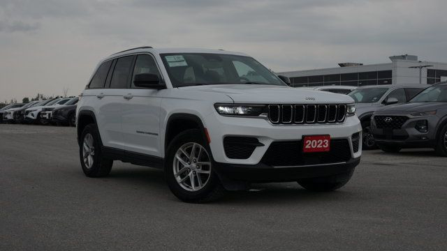 2023 Jeep Grand Cherokee Laredo 4x4 | Heated Steering Wheel in Cars & Trucks in Guelph