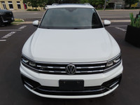7 Passenger - R-Line package - HIGHLINE Pkg - LOW LOW KMS - CALL FOR APPOINTMENT CANADIAN VEHICLE Vi... (image 8)