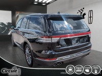 Le Lincoln Aviator Reserve 2022 incarne le luxe absolu avec ses 7 places spacieuses, un silence de r... (image 4)