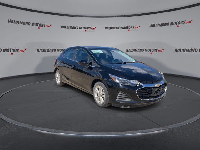 2019 Chevrolet Cruze LT in Cars & Trucks in Hamilton - Image 2