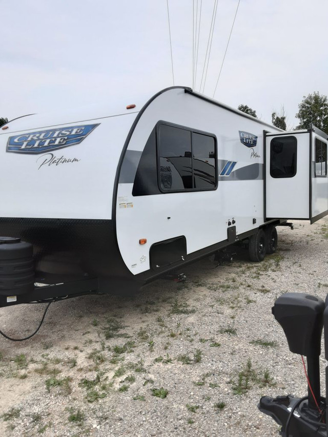 2024 FOREST RIVER CRUISE LITE 24RLXLX in Travel Trailers & Campers in London - Image 2