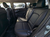 LOW KMS! SOUL EV LIMITED! LEATHER INTERIOR, APPLE CARPLAY/ANDROID AUTO, FULLY LOADED POWER SUNROOF,... (image 2)