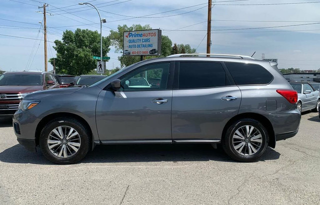 2017 Nissan Pathfinder SV 4WD. 7 Seater, Navi, B.U. Cam. Low Kms in Cars & Trucks in Calgary - Image 3