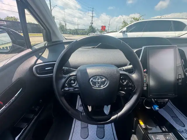 2020 Toyota Prius Prime XLE dans Autos et camions dans Ottawa - Image 11