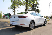 This used Mazda 3 comes stacked with Cloth upholstery, Heated front seats, Back up camera with rear... (image 6)