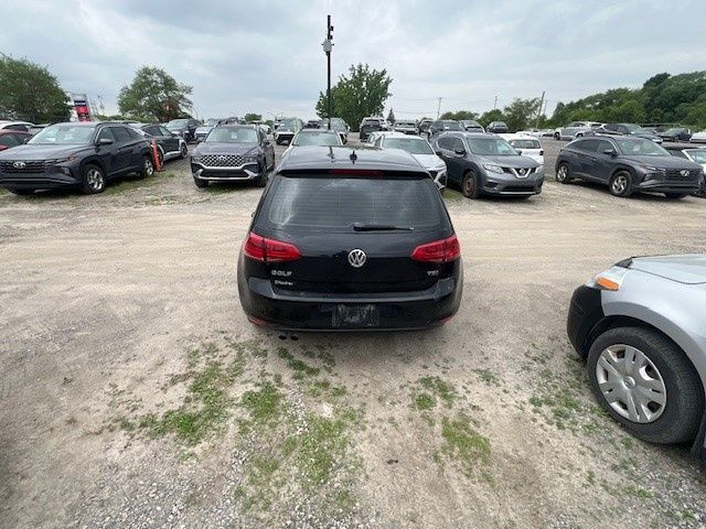 2016 Volkswagen Golf TRENDLINE in Cars & Trucks in City of Montréal - Image 4