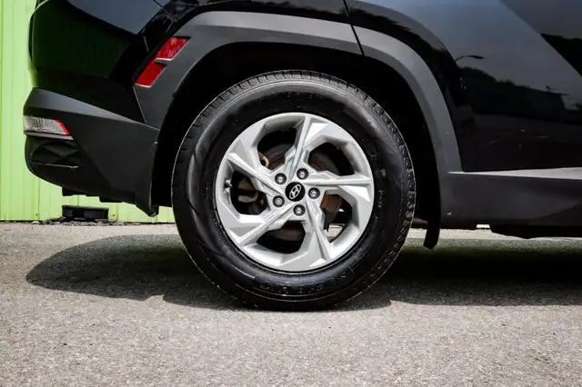 2022 Hyundai Tucson Essential • HEATED SEATS • CP/AA • REAR CAM in Cars & Trucks in Cornwall - Image 7