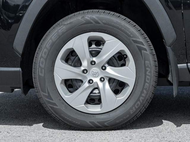 2022 Toyota RAV4 LE in Cars & Trucks in Markham / York Region - Image 4