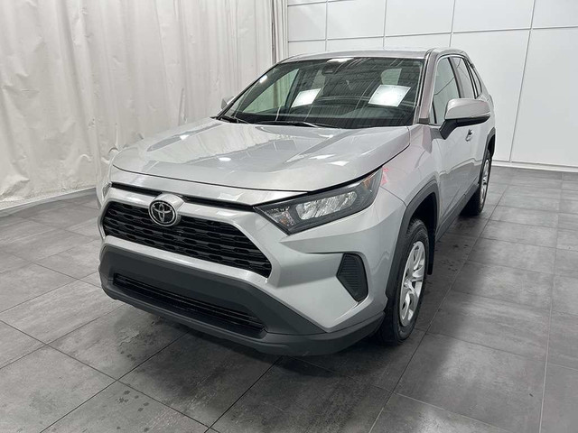 2022 Toyota RAV4 LE - SIEGES CHAUFFANTS - BLUETOOTH in Cars & Trucks in Québec City - Image 3