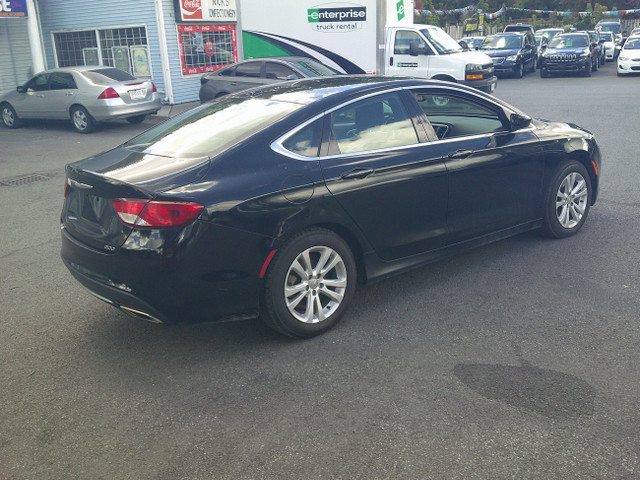 2015 Chrysler 200 Limited with Extra Wheels ! in Cars & Trucks in Ottawa - Image 4