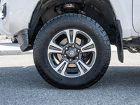 One Owner - Rock Deflector - Running Boards - Rain Deflectors - Remote Start The 2017 Toyota Tacoma... (image 4)