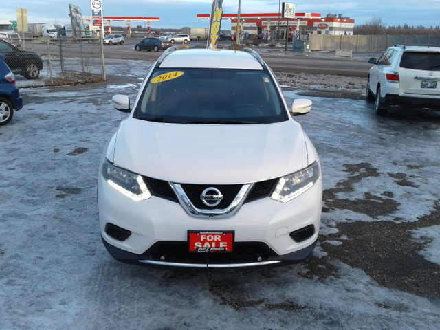 2014 Nissan Rogue S with Remote Start/Back-up-Camera...!!! in Cars & Trucks in Winnipeg - Image 3