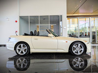 Comes equipped with: Power Mirrors, Removable Top, Halogen Headlamps, Courtesy lights, LED Headlight... (image 4)