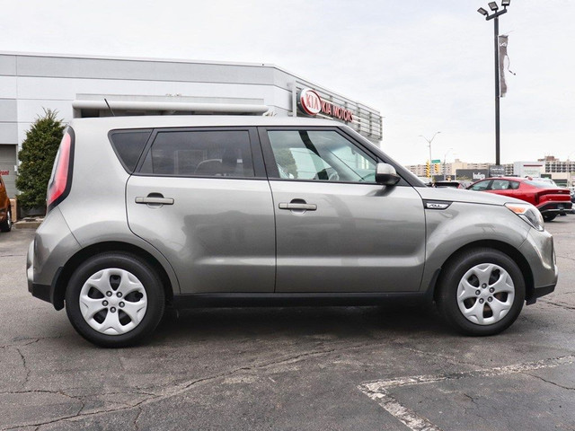 2015 Kia Soul LX | Auto | Bluetooth | A/C | Fuel Efficient in Cars & Trucks in Oakville / Halton Region - Image 3