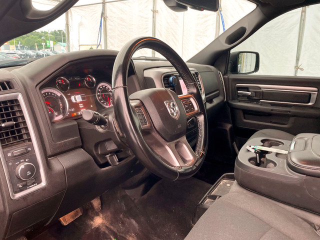 2022 Ram 1500 Classic WARLOCK CREW V6 4X4 *CARPLAY* GR TECH*DEM  in Cars & Trucks in Laurentides - Image 3