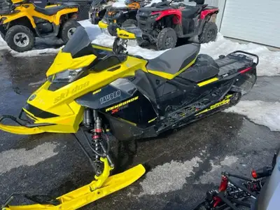 2022 Ski-Doo Renegade X-RS Rotax 850 E-TEC SMART SHOX Ripsaw 1.25 7.2 Yellow very clean 2022 Ski-Doo...