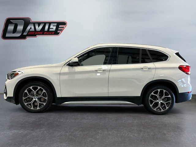 2021 BMW X1 2.0L 4CYL | HEATED FRONT SEATS | ALL WHEEL DRIVE in Cars & Trucks in Lethbridge - Image 2