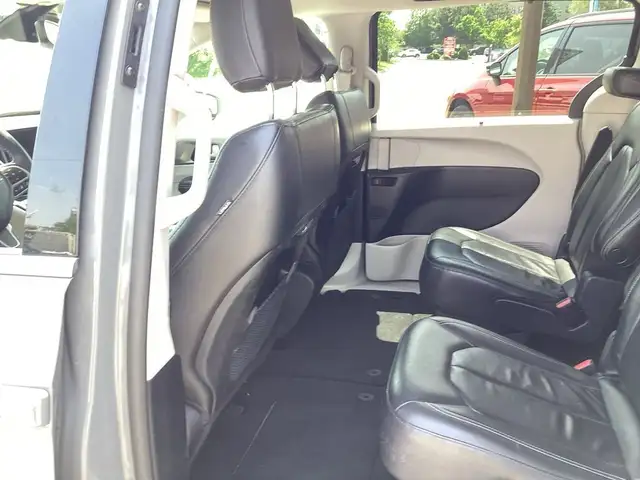 2022 Chrysler Pacifica TOURING L, LEATHER, POWER DOORS, REMOTE S dans Autos et camions dans Région d’Oakville/Halton - Image 6