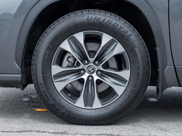 2021 Toyota Highlander XLE AWD in Cars & Trucks in Oakville / Halton Region - Image 4