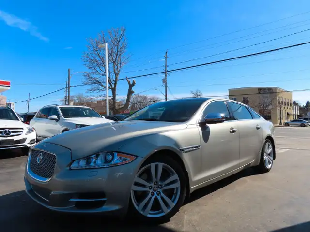 2011 Jaguar XJ XJL - LONG WHEEL BASE - LOW LOW KM - 56,000KMS !! dans Autos et camions dans Région d’Oakville/Halton - Image 11