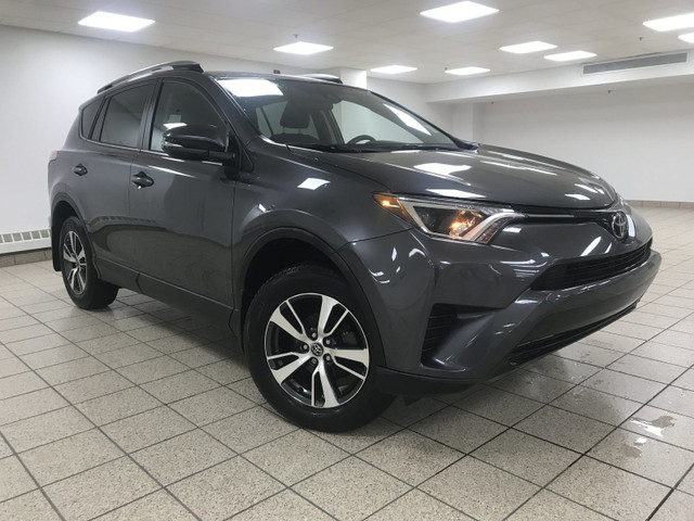 2018 Toyota RAV4 LE in Cars & Trucks in Calgary