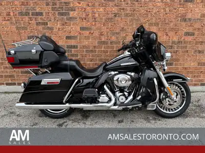 Super clean Canadian Ultra Limited in Vivid Black, LED headlight and passing lamps, 103ci high-outpu...